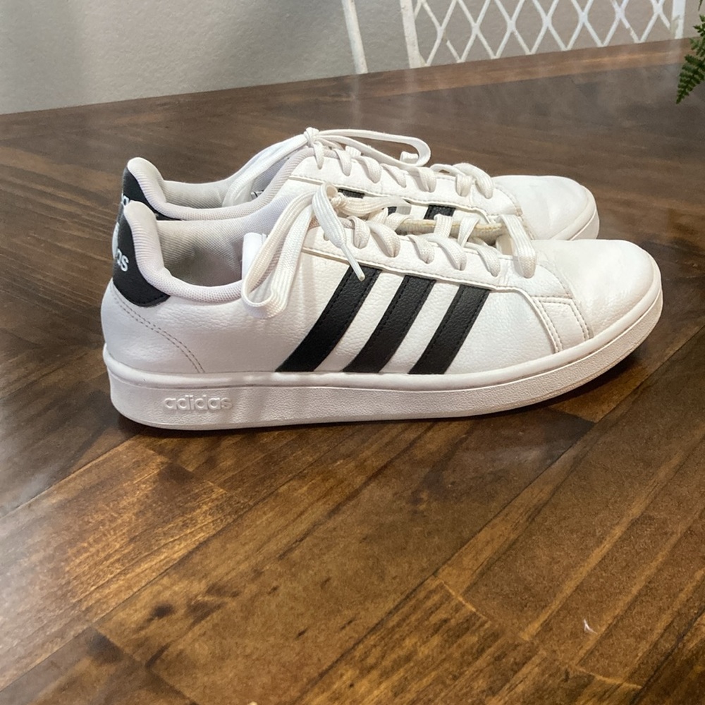 Women’s White Adidas Grand Court 2.0 (size 9) - Picture 3 of 4